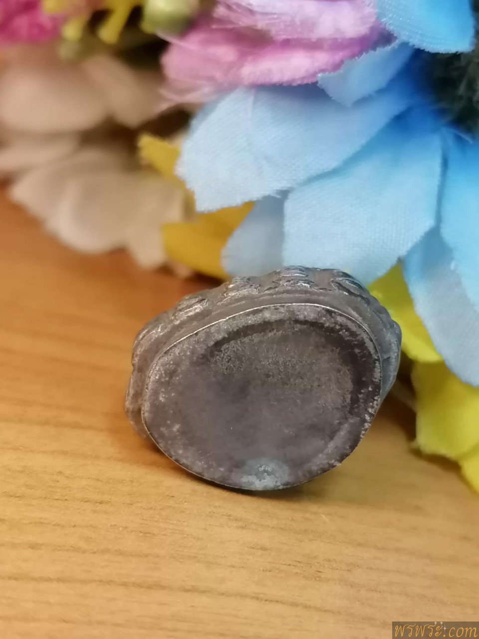 พระกริ่งปวเรศ ปางสมาธิ ร.๕เนื้อสำริด2สี กริ่งดัง9โค๊ต