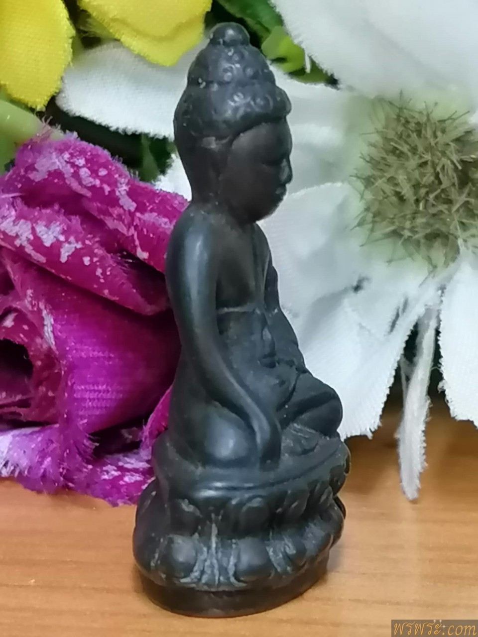 พระกริ่งปวเรศ เนื้อสำริด กริ่งดัง ปิดแผ่นทองแดง รักดำปะปลาย