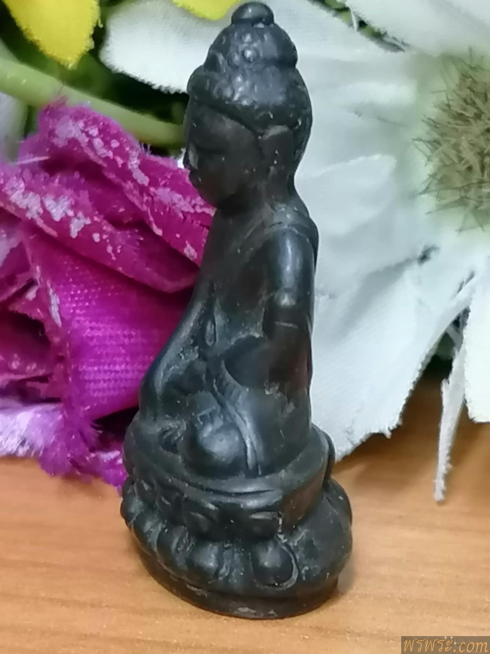 พระกริ่งปวเรศ เนื้อสำริด กริ่งดัง ปิดแผ่นทองแดง รักดำปะปลาย