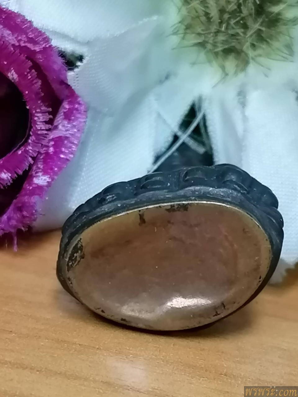 พระกริ่งปวเรศ เนื้อสำริด กริ่งดัง ปิดแผ่นทองแดง รักดำปะปลาย