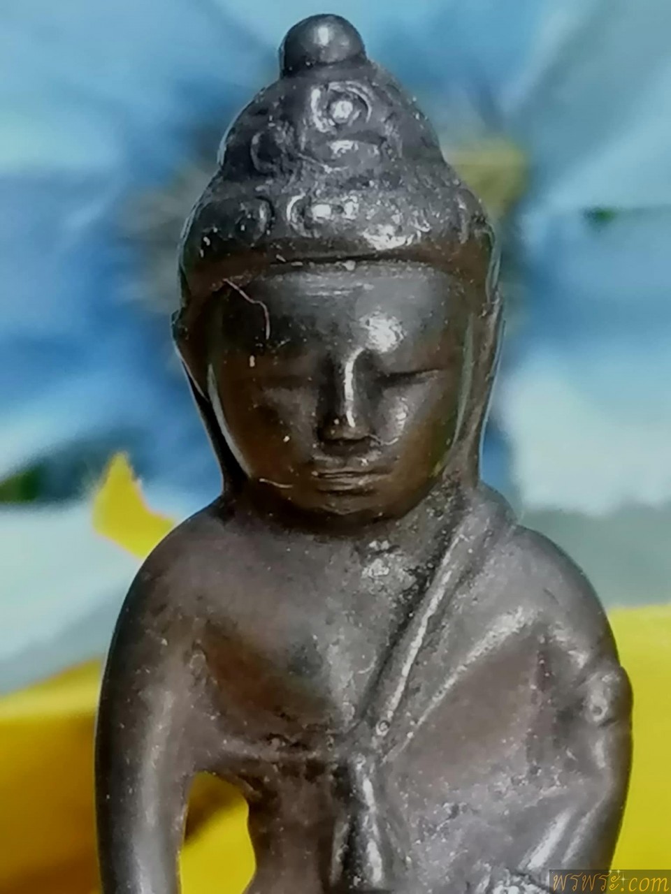 พระกริ่งปวเรศ เนื้อสำริด กริ่งดัง ปิดแผ่นทองแดง รักดำปะปลาย