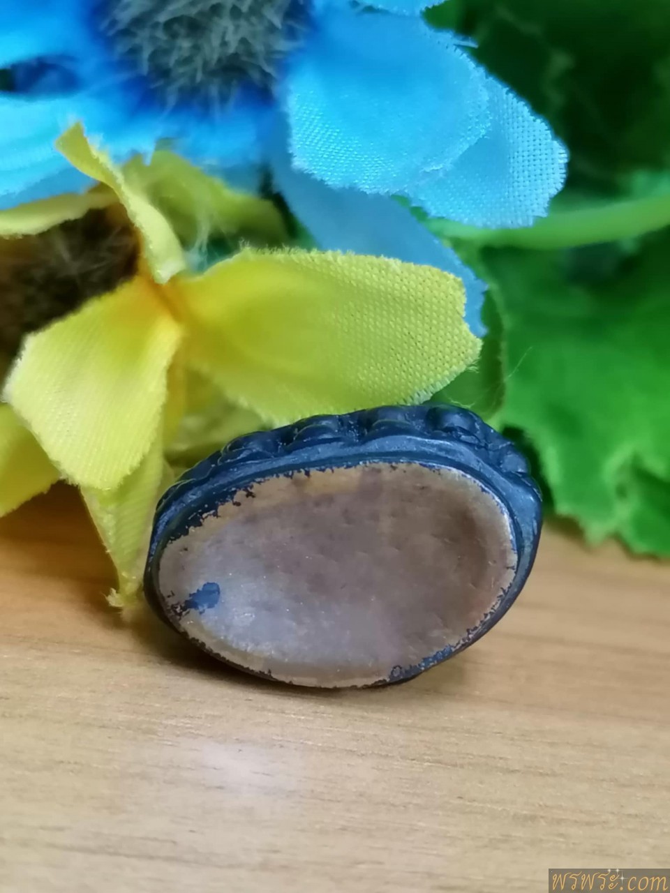 พระกริ่งปวเรศ เนื้อสำริด กริ่งดัง ปิดแผ่นทองแดง รักดำปะปลาย