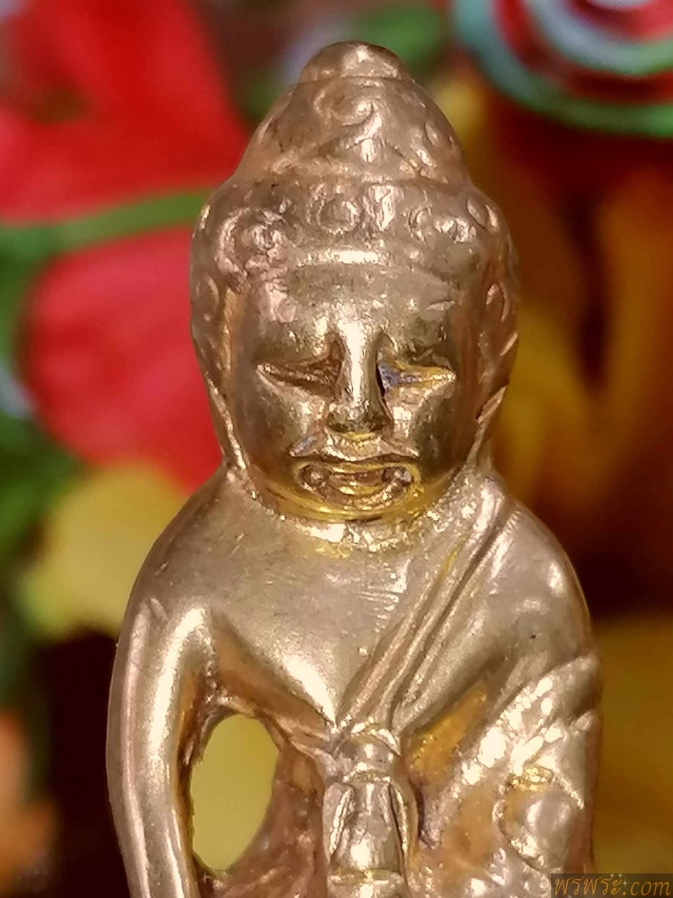 ส่ง จ พิษณุโลก//พระกริ่งปวเรศ๔โค๊ต ใต้ฐาน จ.ป.ร.สมบูรณ์พูนสุข เนื้อสำริดสีทอง กริ่งดัง