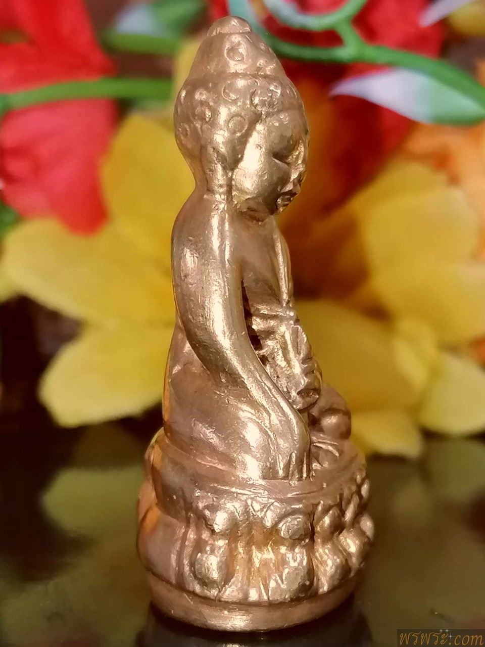 ส่ง จ พิษณุโลก//พระกริ่งปวเรศ๔โค๊ต ใต้ฐาน จ.ป.ร.สมบูรณ์พูนสุข เนื้อสำริดสีทอง กริ่งดัง