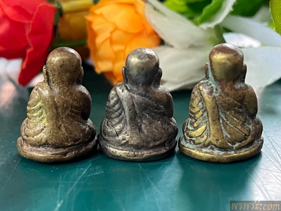 หลวงพ่อเงิน เนื้อสัมริด/3องค์ /ชุดที่1