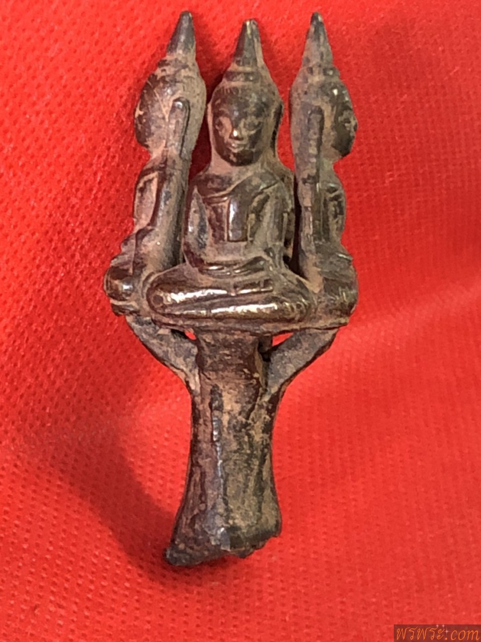 พระยอดธง4องค์ ปางสมาธิ เนื้อสัมฤทธิ์เก่าๆ ก่อนปี2500/พบ1ช่อ4องค์ ณ.วันที่20/02/2564/Phra Yod Thong, 4 Buddha images, meditation posture, old bronze Before the year 2500 / found 1 bouquet of 4 pieces As of 20/02/2564