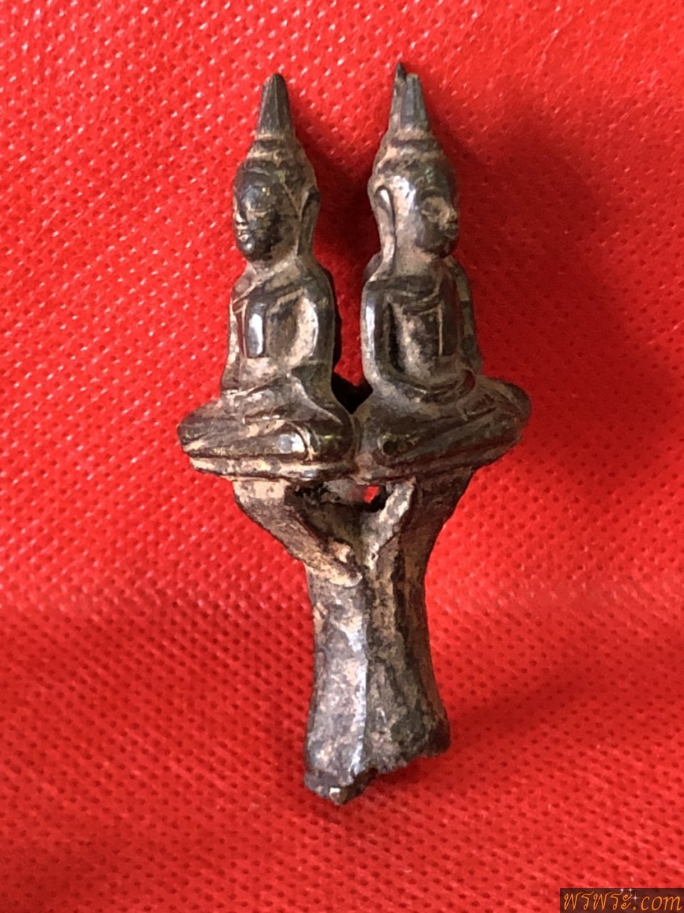 พระยอดธง ช่อ๔องค์๔หน้า๔ทิศ ปางสมาธิ เนื้อสัมฤทธิ์เก่าๆ ก่อนปี2500/พบ1ช่อ4องค์ ณ.วันที่20/02/2564/Phra Yod Thong, 4 Buddha images, meditation posture, old bronze Before the year 2500 / found 1 bouquet of 4 pieces As of 20/02/2564