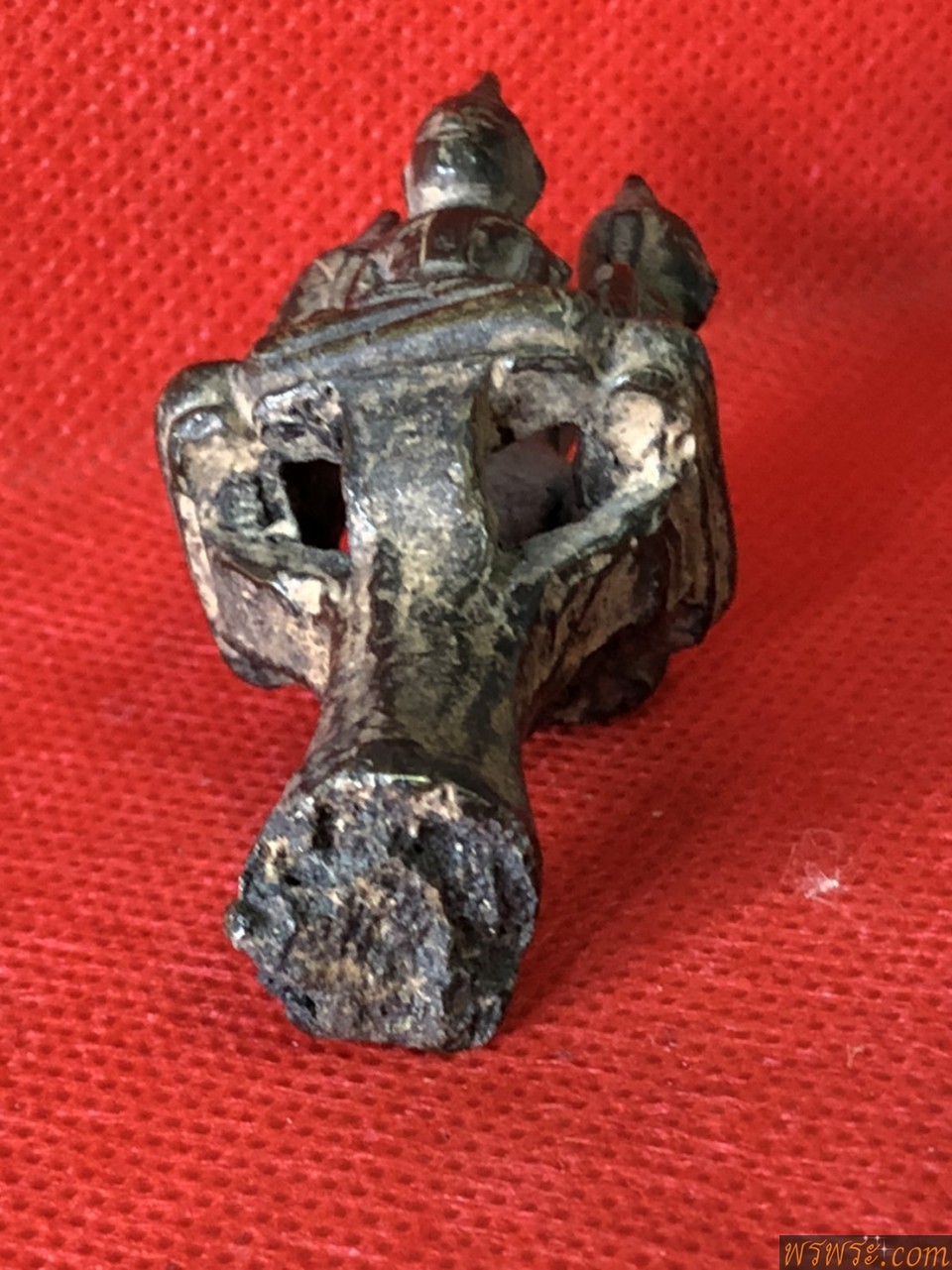 พระยอดธง ช่อ๔องค์๔หน้า๔ทิศ ปางสมาธิ เนื้อสัมฤทธิ์เก่าๆ ก่อนปี2500/พบ1ช่อ4องค์ ณ.วันที่20/02/2564/Phra Yod Thong, 4 Buddha images, meditation posture, old bronze Before the year 2500 / found 1 bouquet of 4 pieces As of 20/02/2564