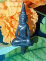 พระยอดธง ปางเพชรกลับ เนื้อสำริดเงิน ขนาดแกน10มม องค์พระ39มม สูงรวมแกน49มม กว้าง เข่าซ้าย-ขวา20มม องค์แขนทลุ2ข้าง/Phra Yod Thong, Pang Phet Khun, made of silver bronze, core size 10 mm, Buddha image 39 mm. height including axis 49 mm., width left-right knee 20 mm. 2 arms perforated