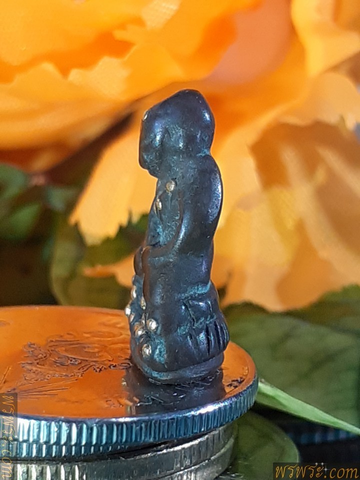 เพื่อศึกษา วทพ//พระชัยวัฒน์ หมุดทองคำ แผ่นใต้ฐาน ทองคำ มีรอยจารย์