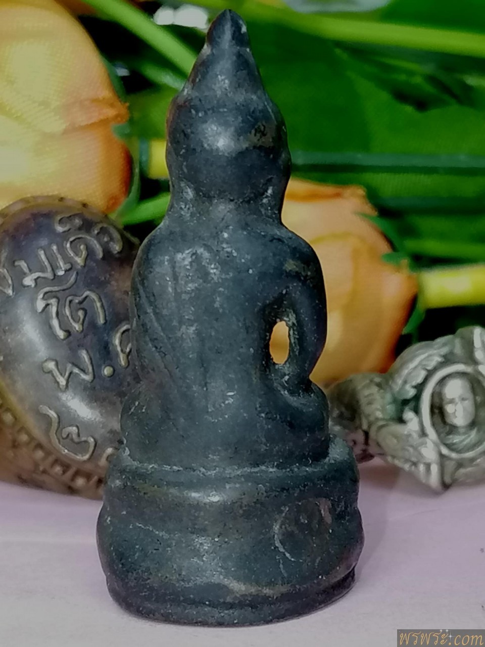 พระกริ่ง เนื้อสำริด กริ่งดัง