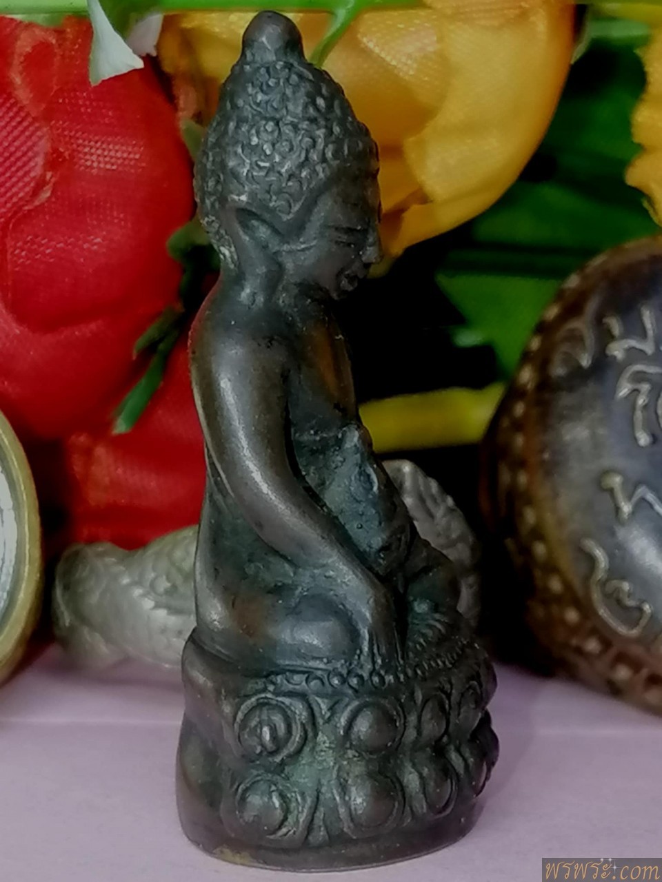 พระกริ่งปวเรศ เนื้อสำริด นวะ จารย์ใต้ฐาน กริ่งดัง ก่อนปี2500