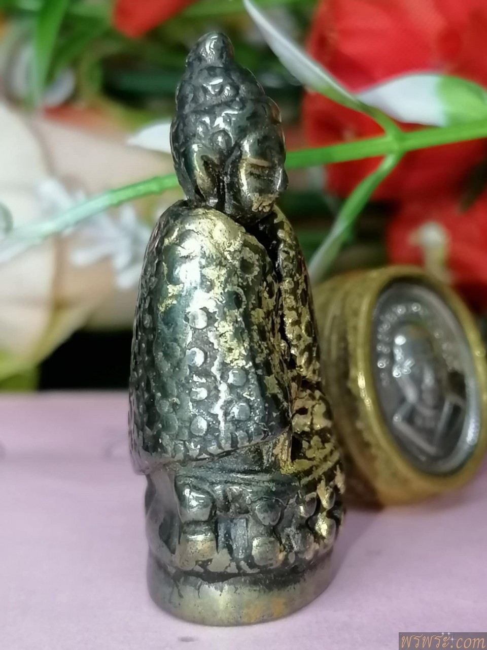 พระกริ่งปวเรศห่มคลุม ลายจีวร เนื้อเมฆสิทธิ์ จารย์ใต้ฐาน ลงรักปิดทองเก่า