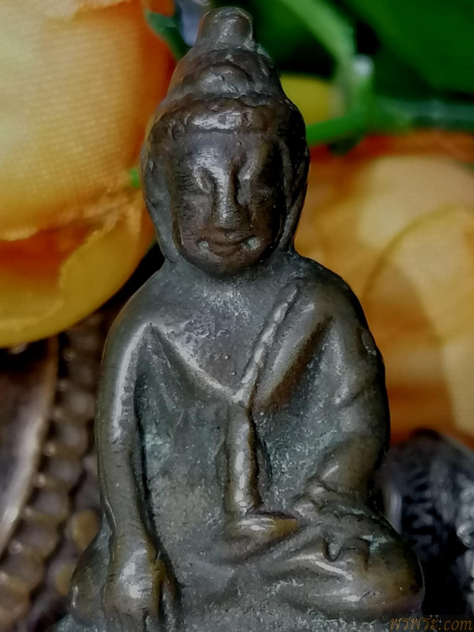 พระกริ่ง ทรงจีน ใต้ฐานมังกรนูน เนื้อสำริดนวะ กริ่งดัง