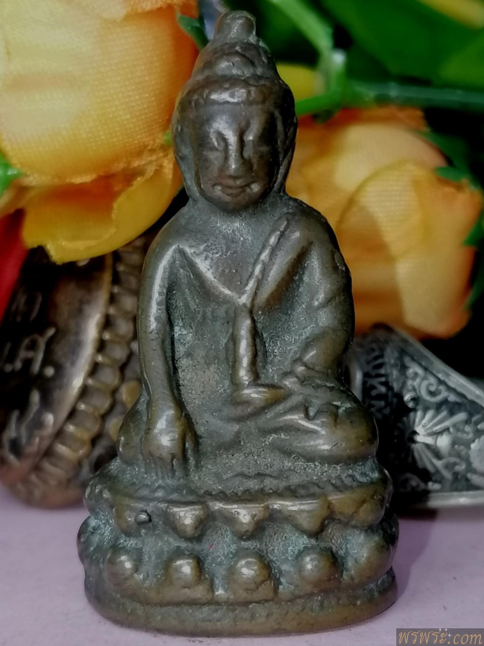 พระกริ่ง ทรงจีน ใต้ฐานมังกรนูน เนื้อสำริดนวะ กริ่งดัง