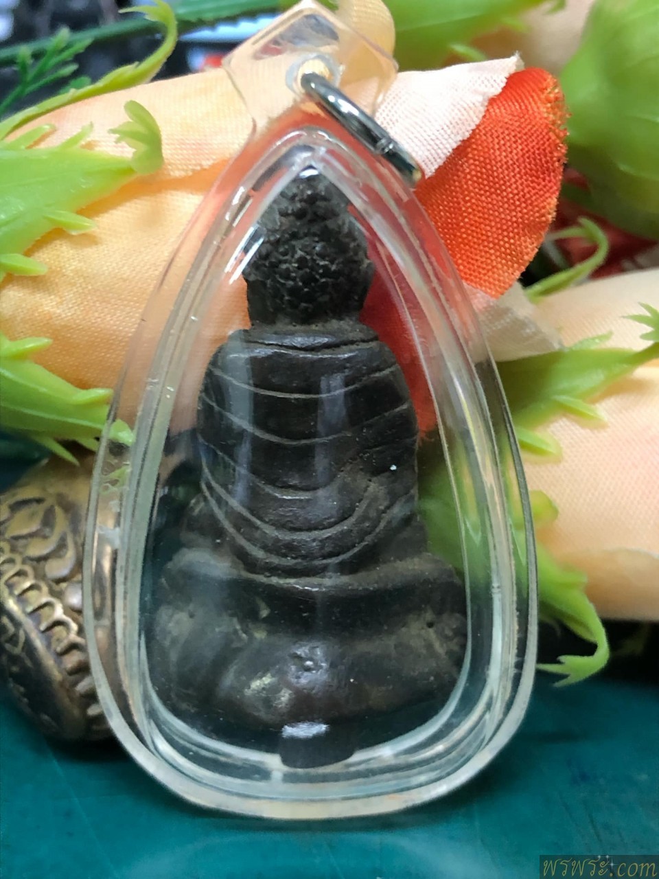พระกริ่ง ห่มคลุม มีแกน เนื้อโลหะ หล่อตัน ก่อนปี2500