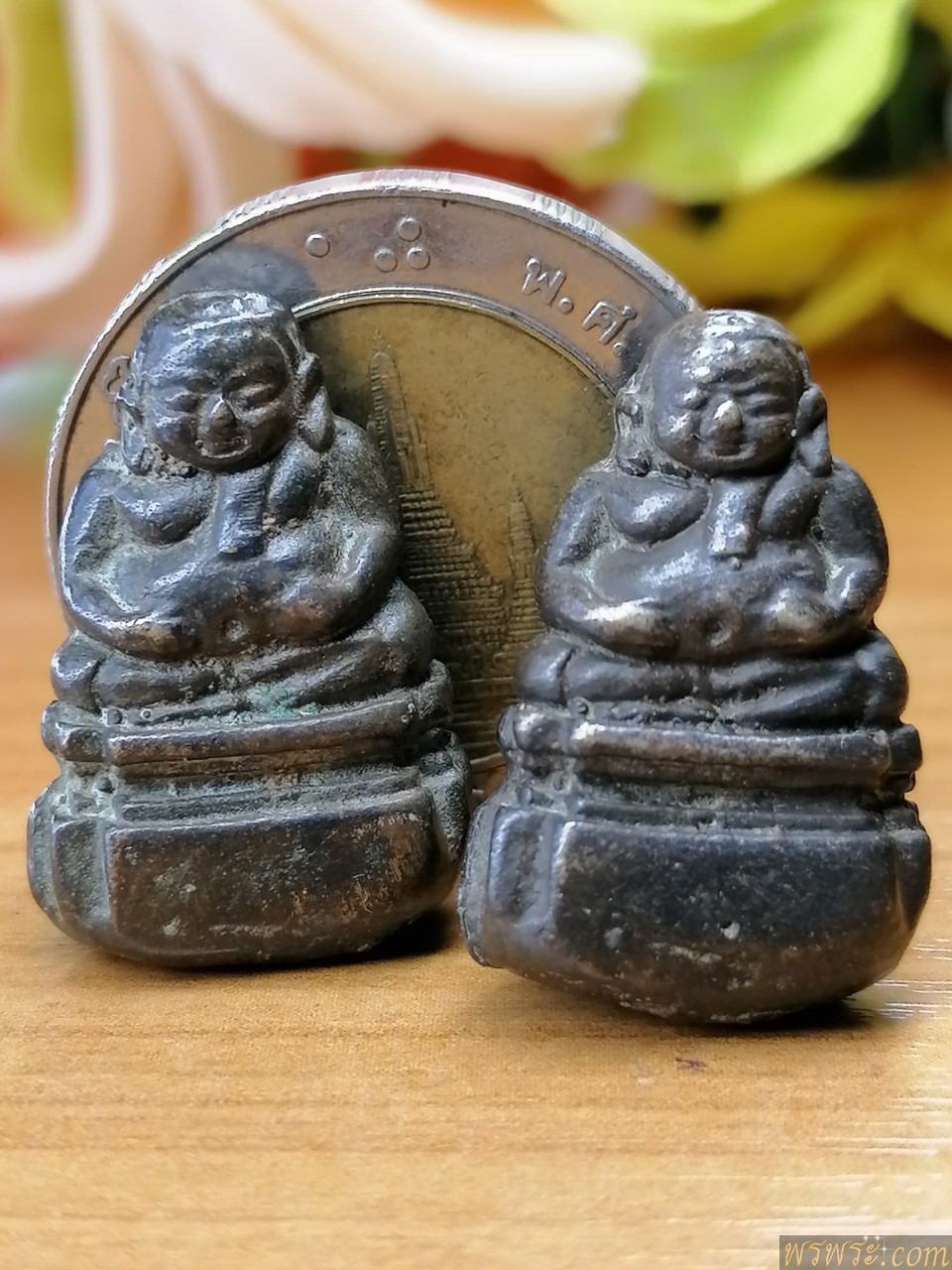 ปิด//พระสังกัจจายน์ จิ๋ว เนื้อสำริดเงิน หล่อตัน/2องค์