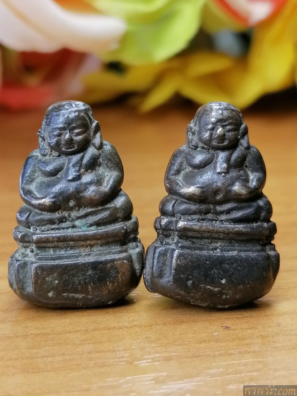 ปิด//พระสังกัจจายน์ จิ๋ว เนื้อสำริดเงิน หล่อตัน/2องค์