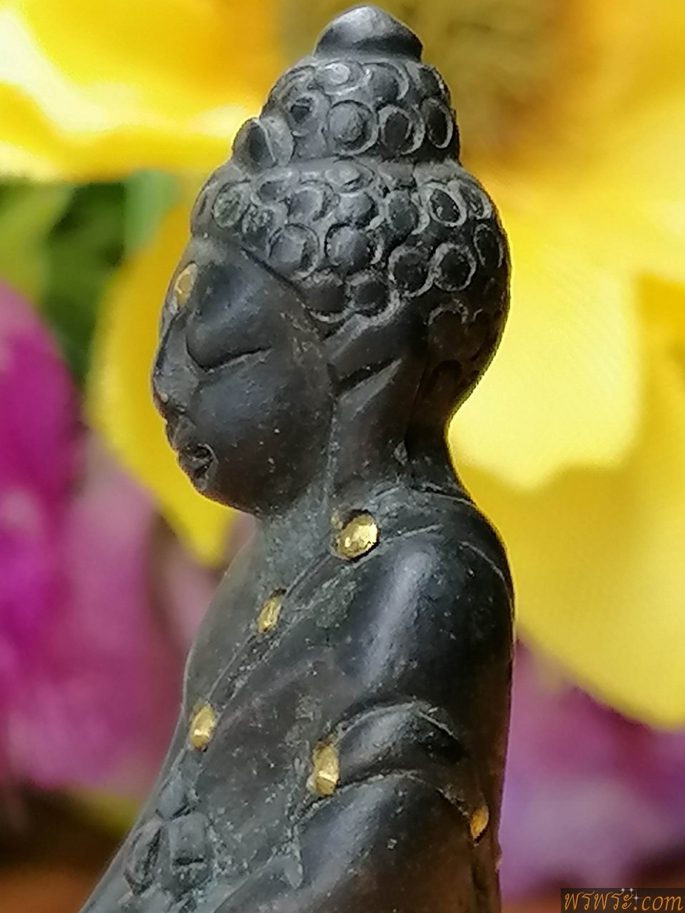 พระกริ่งปวเรศ หมุดทองคำ เนื้อสัมฤทธิ์ กริ่งดัง