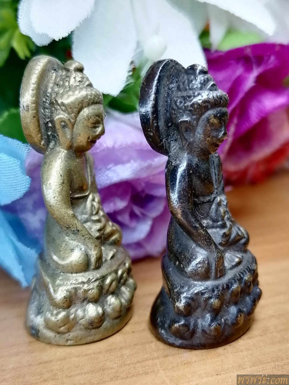 ปิด/พระกริ่งปวเรศ ประภามลฑล จปร ฉัตร เนื้อสัมฤทธิ์ กริ่งดัง