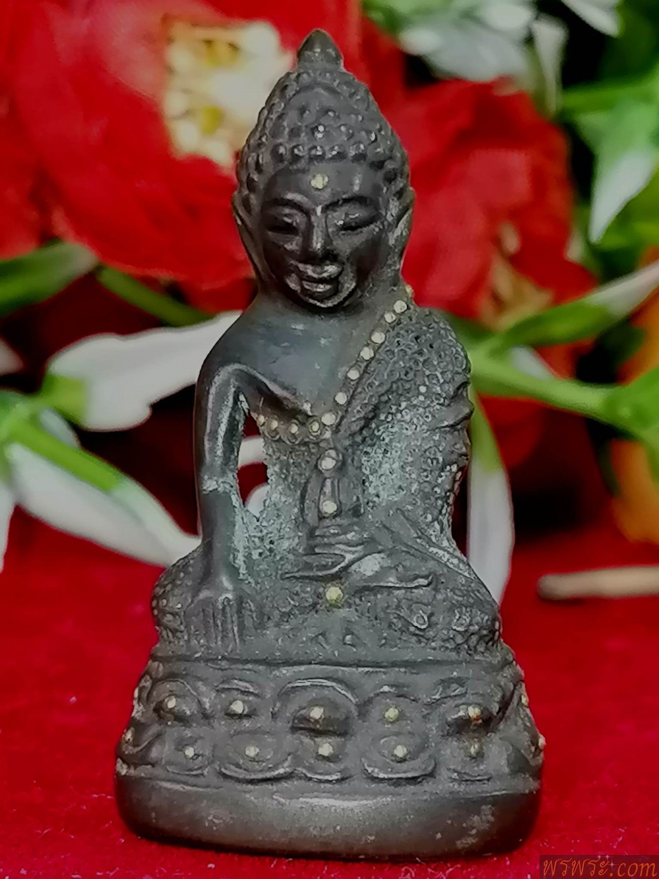 Phra Kring Pawaret พระกริ่งปวเรศ บัวรอบ จีรรลาย อุณาโลม หมุดทอง สังวาลย์ทอง บัว หมุดทอง จารย์ใต้ฐาน เนื้อสัมฤทธิ์ กริ่งดัง 药师佛 Pawaret Buarob Yàoshī fó Pawaret Buarob 药师佛 Yàoshī fóพระกริ่งปวเรศ บัวรอบ จีรรลาย อุณาโลม หมุดทอง สังวาลย์ทอง บัว หมุดทอง จารย์ใต้ฐาน เนื้อสัมฤทธิ์ กริ่งดัง