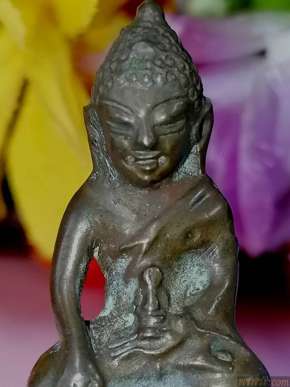 พระกริ่งปวเรศ ร.๕  เนื้อสัมฤทธิ์ กริ่งดัง ก่อนปี2500 Phra krìng pwreṣ̄ r.5  Neụ̄̂x s̄ạmvthṭhi̒ krìng dạng k̀xn pī2500 Phra Kring Pawaret Rama 5，青铜材质，响亮的钟声，1957 年之前。พระกริ่งปวเรศ ร.๕ จารย์ มะอะอุ เนื้อสัมฤทธิ์ กริ่งดัง ก่อนปี2500//