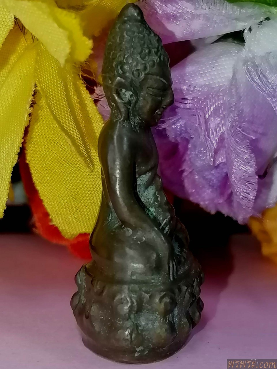 พระกริ่งปวเรศ ร.๕  เนื้อสัมฤทธิ์ กริ่งดัง ก่อนปี2500 Phra krìng pwreṣ̄ r.5  Neụ̄̂x s̄ạmvthṭhi̒ krìng dạng k̀xn pī2500 Phra Kring Pawaret Rama 5，青铜材质，响亮的钟声，1957 年之前。พระกริ่งปวเรศ ร.๕ จารย์ มะอะอุ เนื้อสัมฤทธิ์ กริ่งดัง ก่อนปี2500//