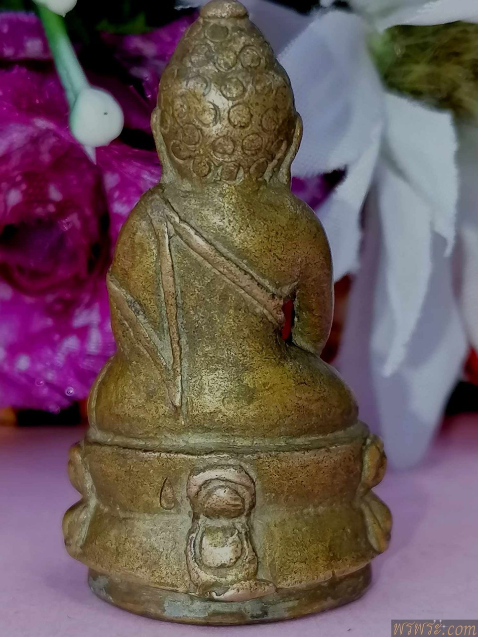 พระกริ่งปวเรศ เนื้อสำริด กริ่งดัง พิมพ์หายากPhra Kring Pawaret, bronze material, loud bell, rare print. Phra Kring Pawaret，青铜材质，响亮的钟声，罕见的印刷。 Phra Kring Pawaret, qīngtóng cáizhì, xiǎngliàng de zhōng shēng, hǎnjiàn de yìnshuā.