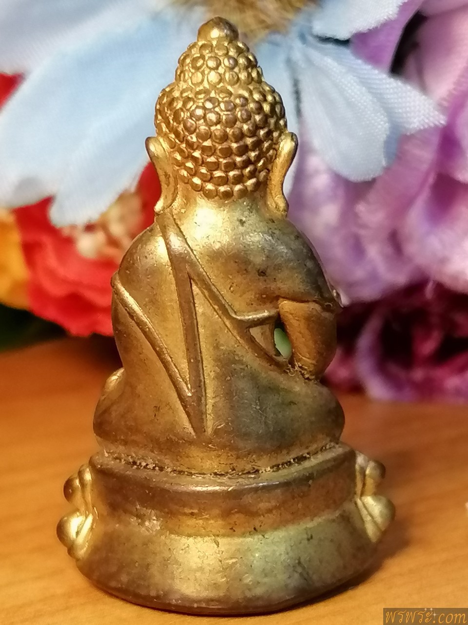 พระ​กริ่ง​ ทรงเครื่อง​จีน​ ใต้ฐาน​ รูป​ พระพุทธจีน​  เนื้อ​สัมฤทธิ์​ เปียก​ทอง​  กริ่ง​ดัง​