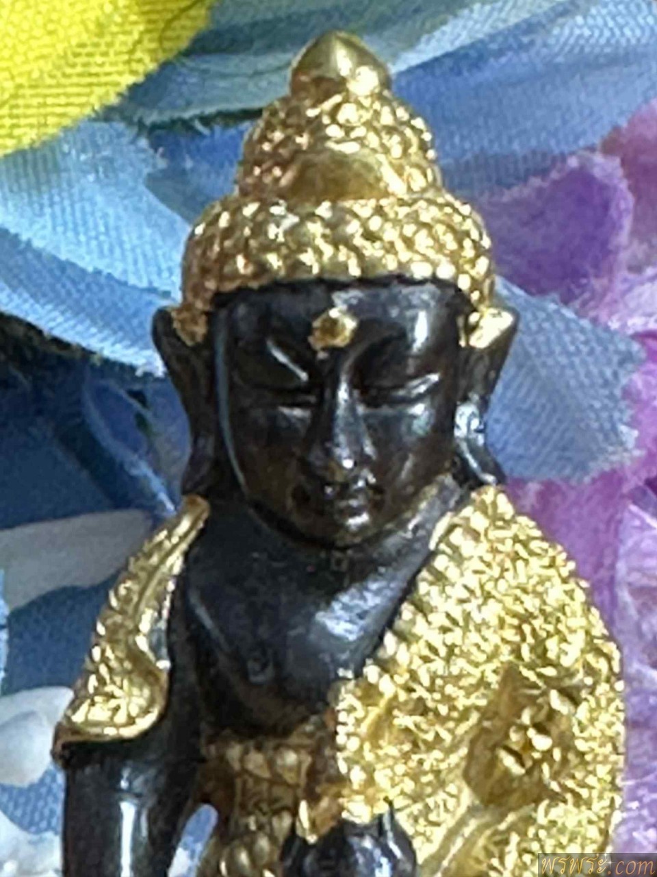 พระกริ่ง เนื้อสำริด ทาทอง กริ่งดัง ใต้ฐาน ภาษาจีน เฮง เฮง เฮง ฮก ลก สิ่ว 100ปี เป็นดังเทพ