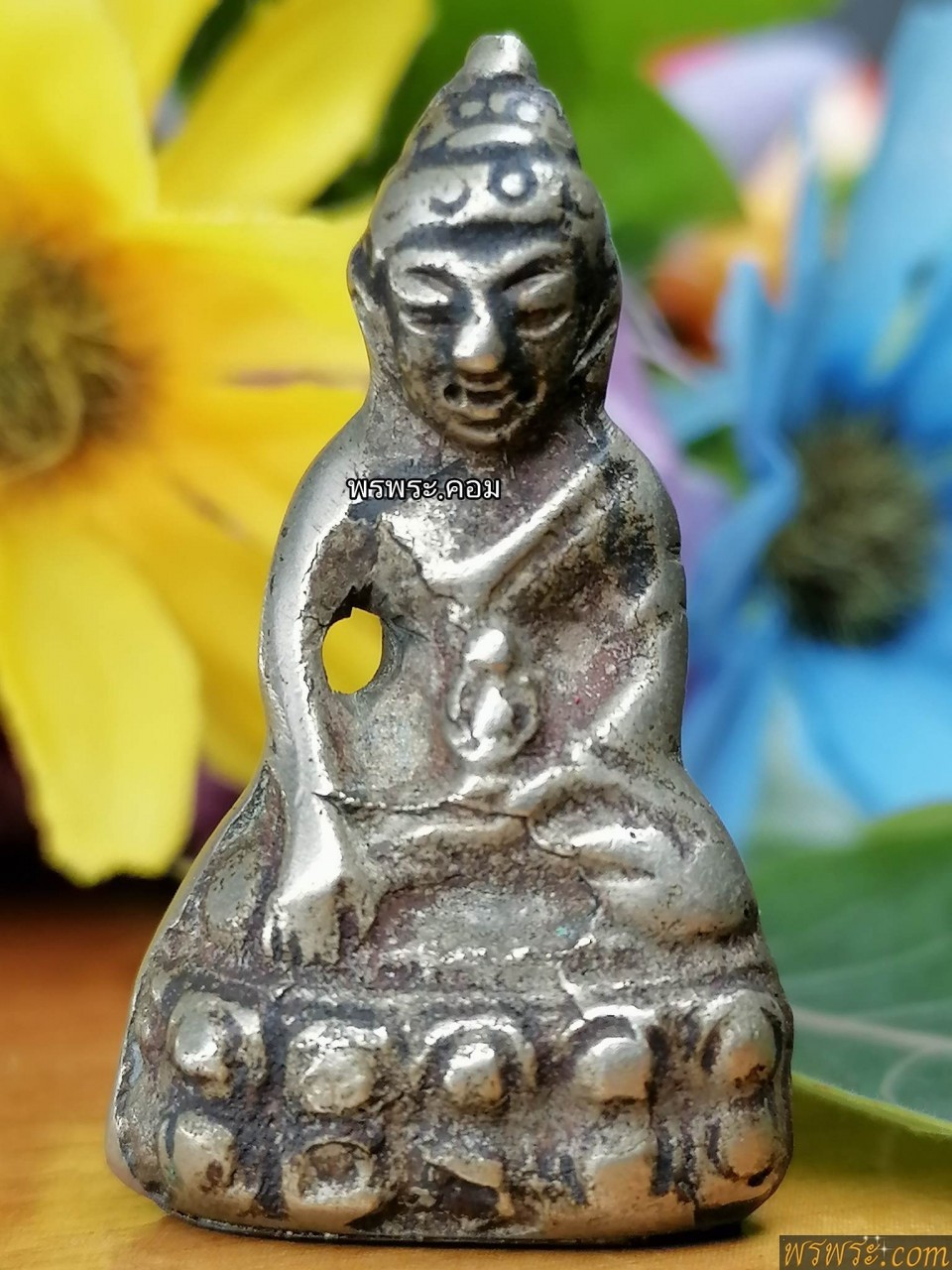 พระกริ่งปวเรศ เนื้อสำริดเงิน กริ่งดัง