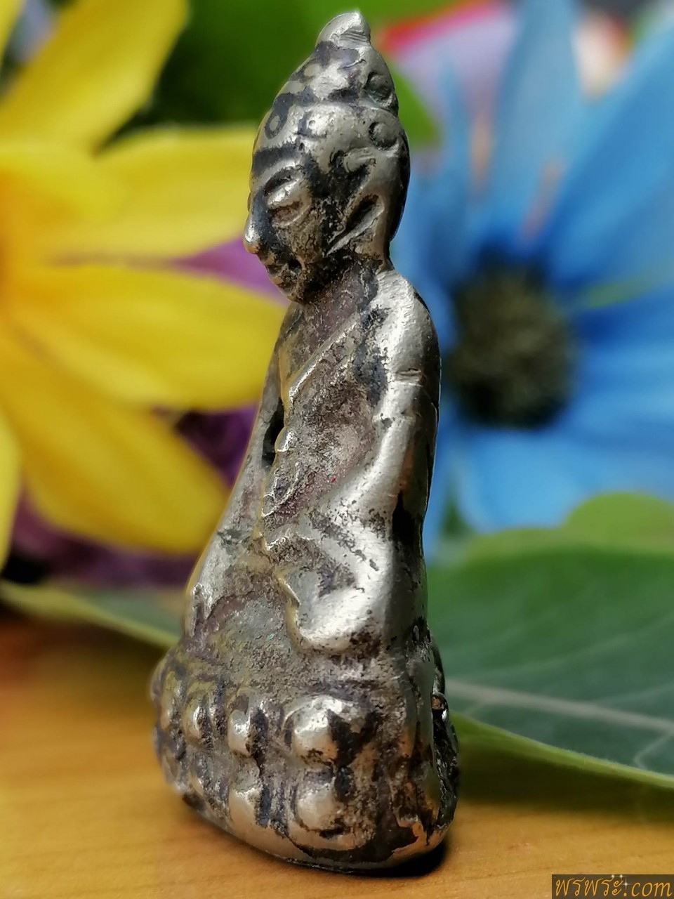 พระกริ่งปวเรศ เนื้อสำริดเงิน กริ่งดัง