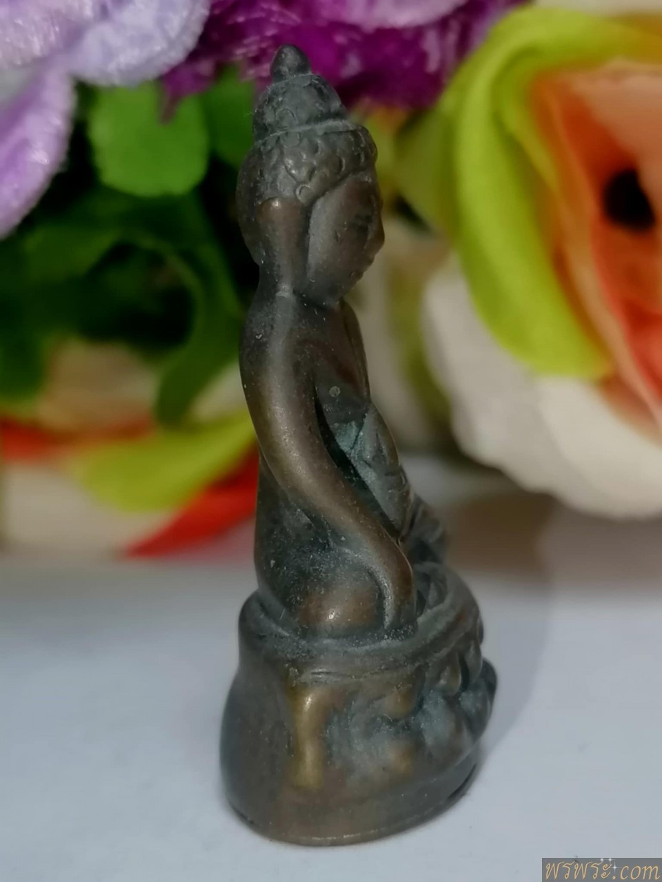 พระกริ่งปวเรศ ทรงจีน ใต้ฐานพระราชวังจีน เนื้อสำริด กริ่งดัง