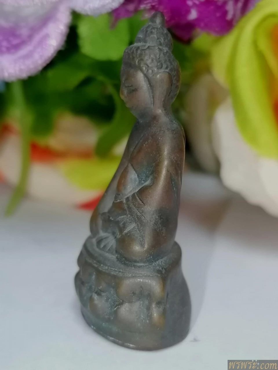 พระกริ่งปวเรศ ทรงจีน ใต้ฐานพระราชวังจีน เนื้อสำริด กริ่งดัง