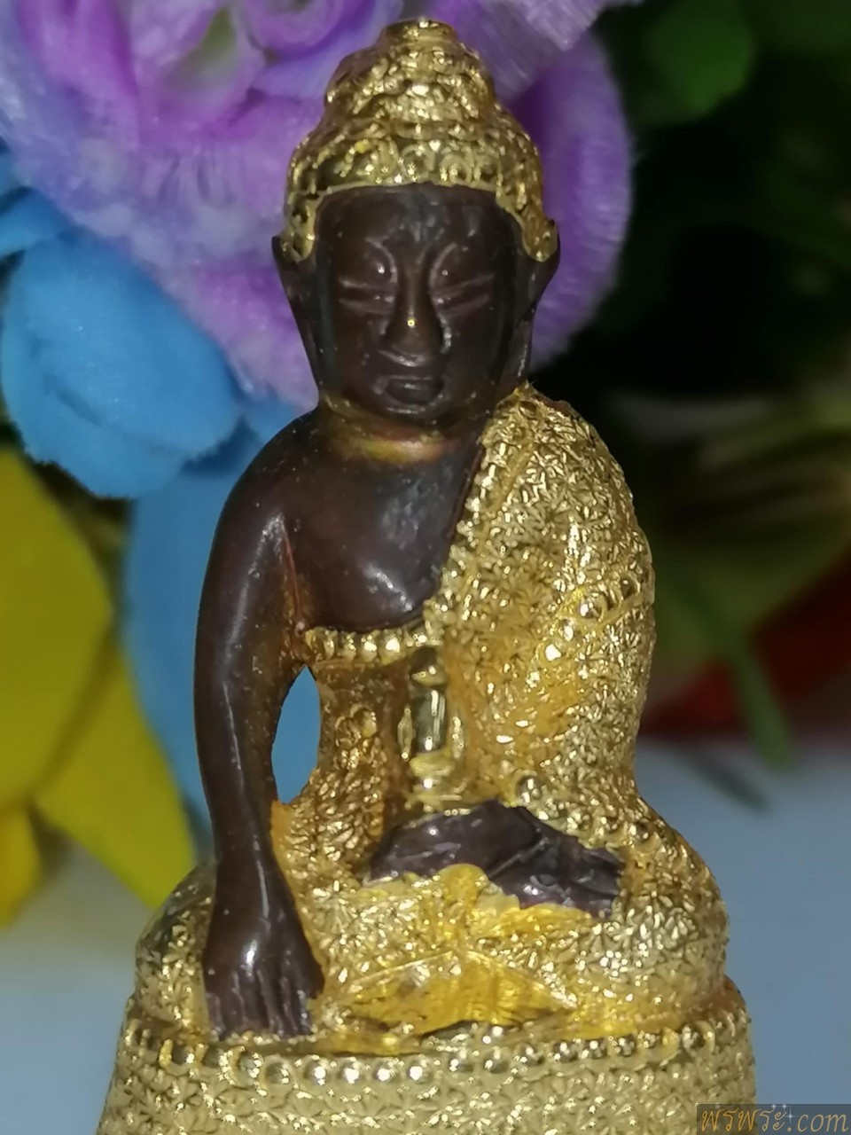 พระกริ่งปวเรศ ทาทองคำ เนื้อสำริด ใต้ฐาน อักษร จีนมงคล กริ่งดังพิมพ์นี้ พบ1องค์ ณ.วันที่22/12/2568