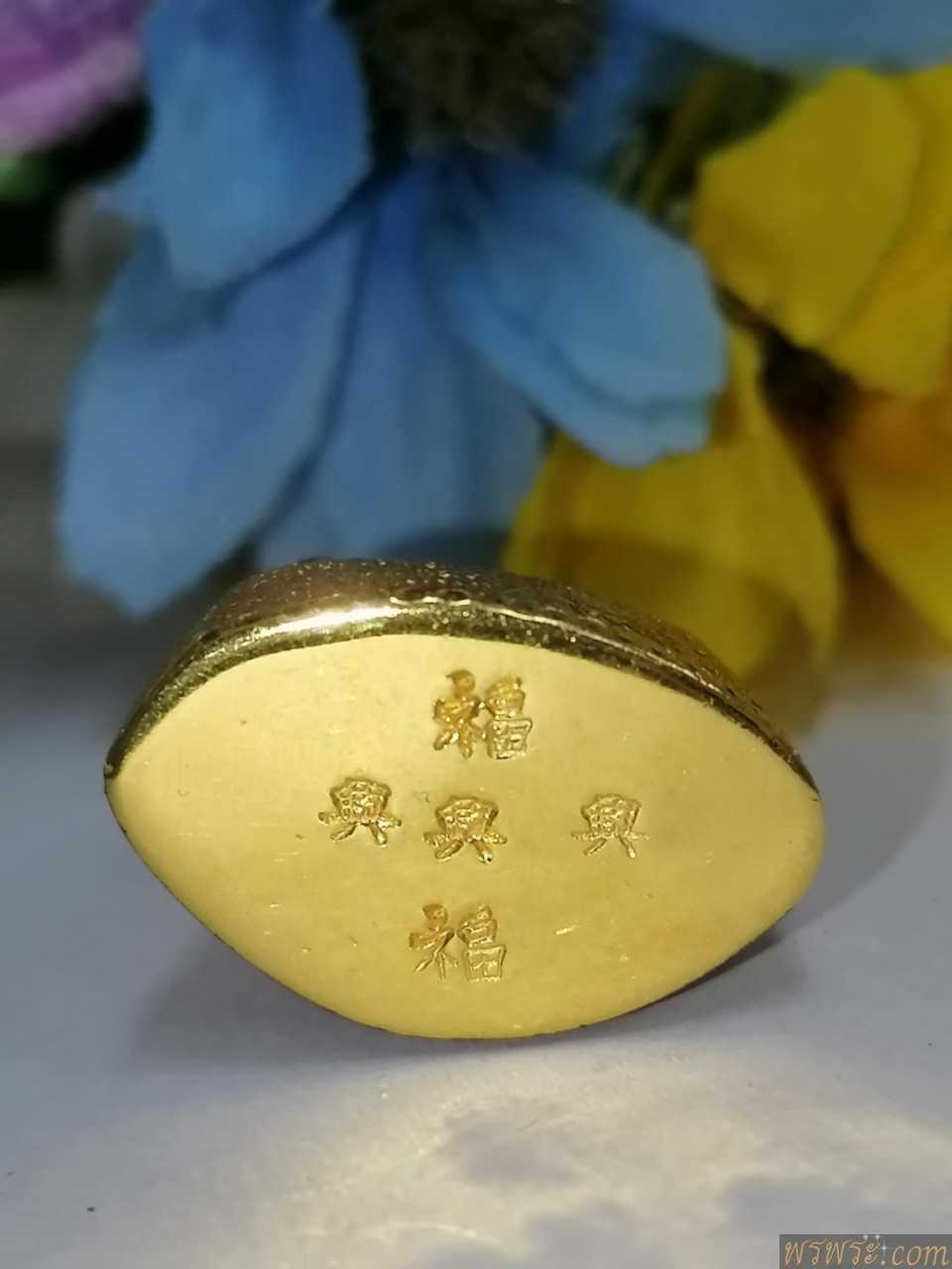 พระกริ่งปวเรศ ทาทองคำ เนื้อสำริด ใต้ฐาน อักษร จีนมงคล กริ่งดังพิมพ์นี้ พบ1องค์ ณ.วันที่22/12/2568