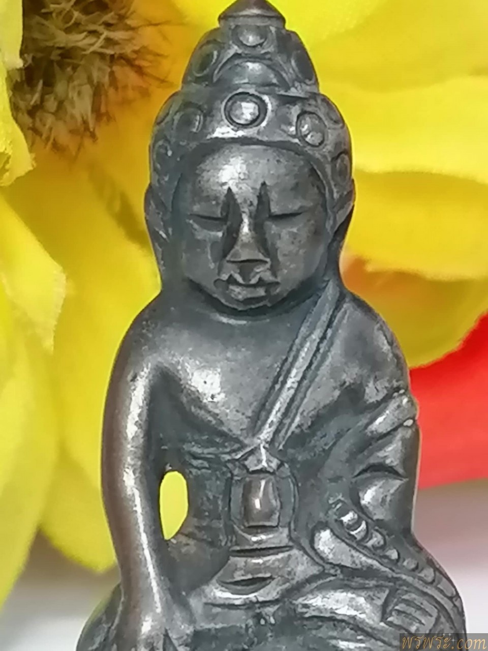 พระกริ่งปวเรศ เนื้อเงินสำริดเงิน กริ่งดัง ใต้ฐาน มีรอยจารย์