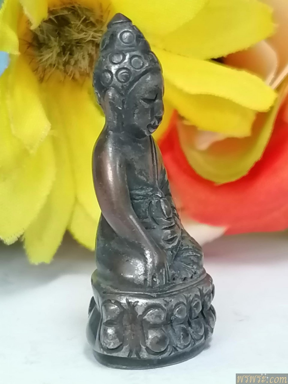 พระกริ่งปวเรศ เนื้อเงินสำริดเงิน กริ่งดัง ใต้ฐาน มีรอยจารย์