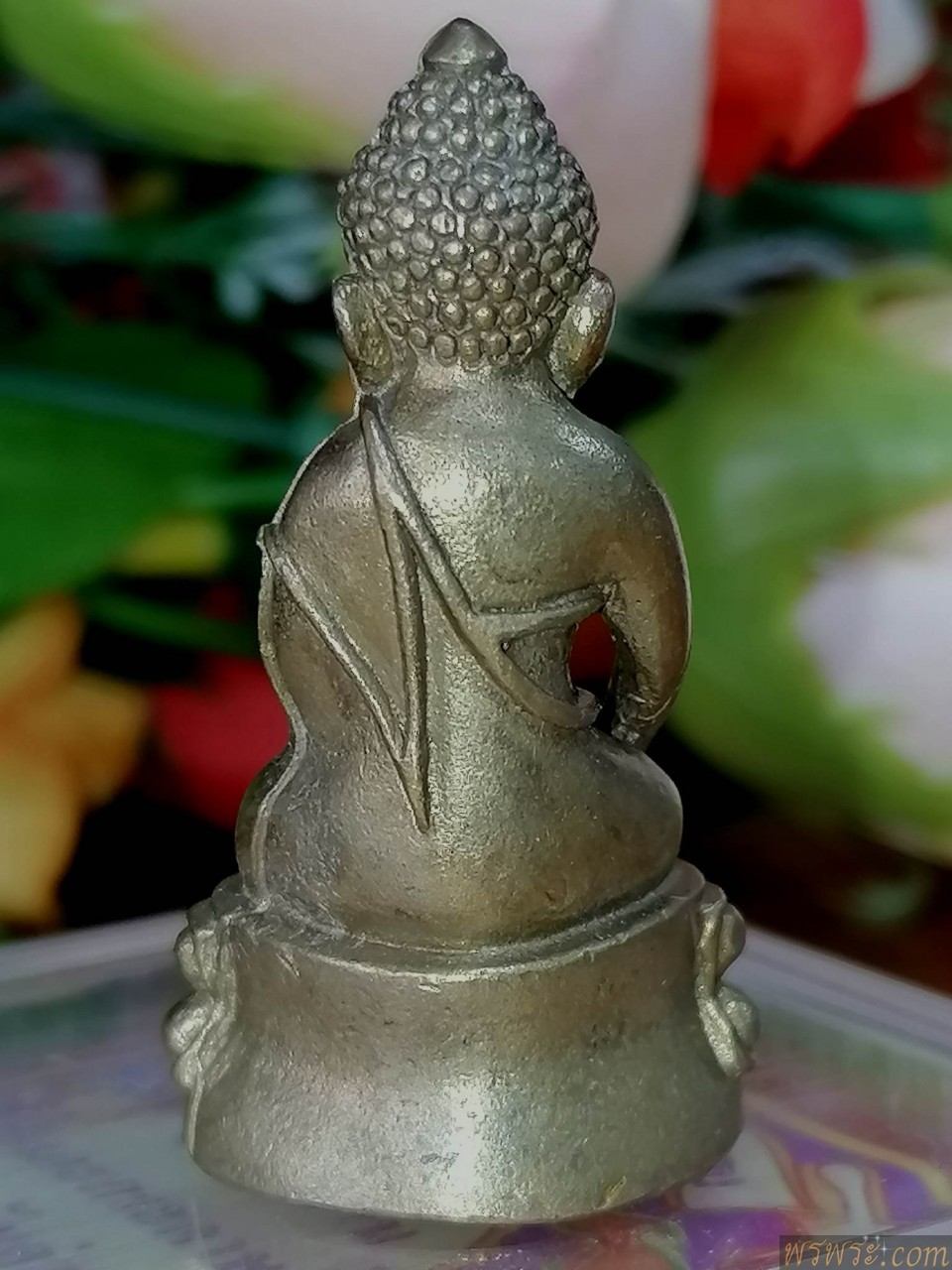 พระกริ่งหลวง นครราชสีมา เนื้อสำริดสีทอง กริ่งดัง