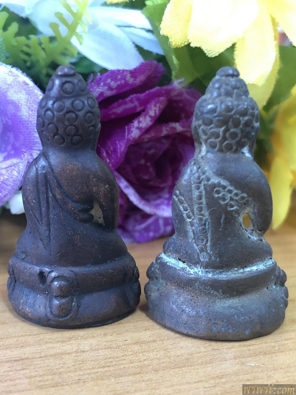 พระกริ่งปวเรศ ก้นครก เนื้อสัมฤทธิ์ กริ่งดัง ก่อนปี2500//2องค์