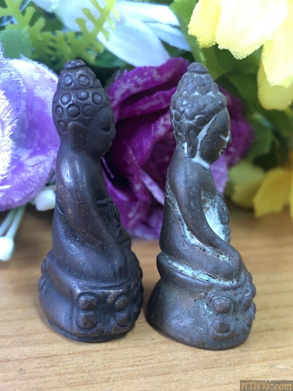 พระกริ่งปวเรศ ก้นครก เนื้อสัมฤทธิ์ กริ่งดัง ก่อนปี2500//2องค์