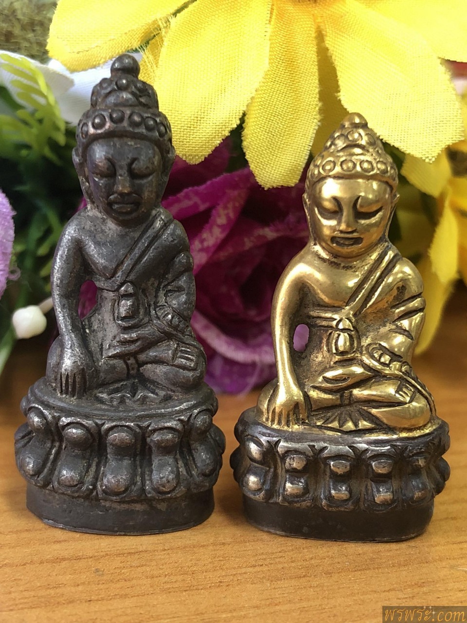 พระกริ่งปวเรศ เนื้อสัมฤทธิ์ กริ่งดัง ก่อนปี2500//2องค์