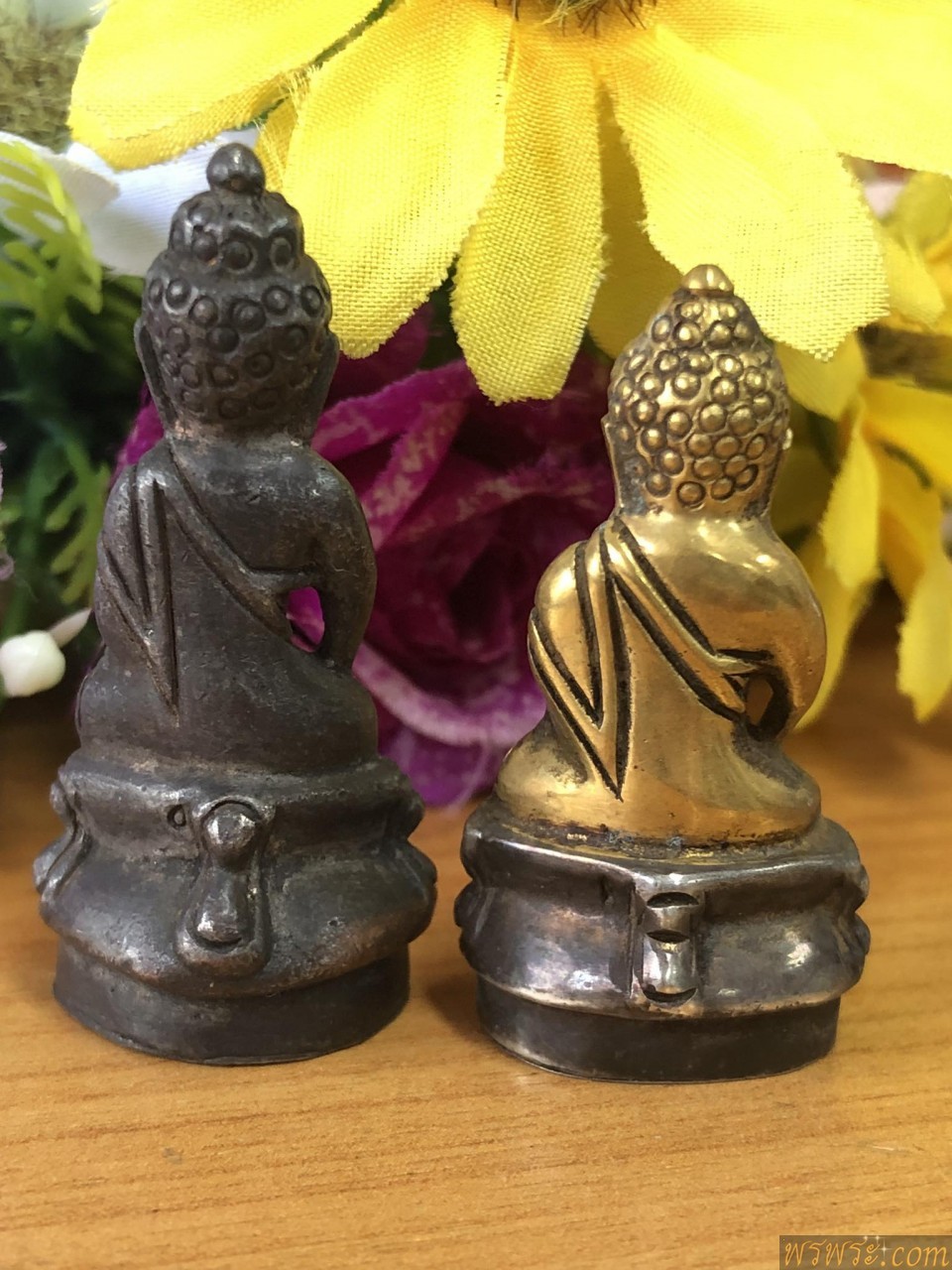 พระกริ่งปวเรศ เนื้อสัมฤทธิ์ กริ่งดัง ก่อนปี2500//2องค์