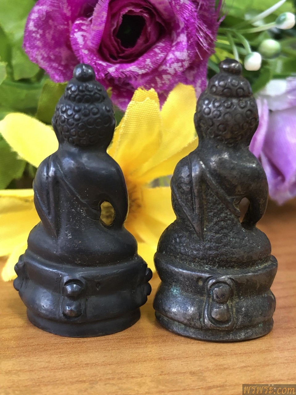 พระกริ่งปวเรศ เนื้อสัมฤทธิ์ กริ่งดัง ก่อนปี2500//2องค์ //ปิดองค์ที่1
