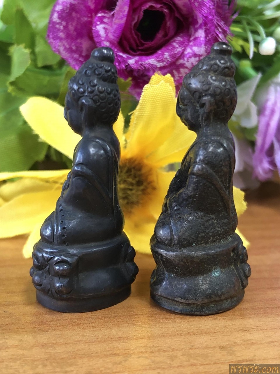 พระกริ่งปวเรศ เนื้อสัมฤทธิ์ กริ่งดัง ก่อนปี2500//2องค์ //ปิดองค์ที่1