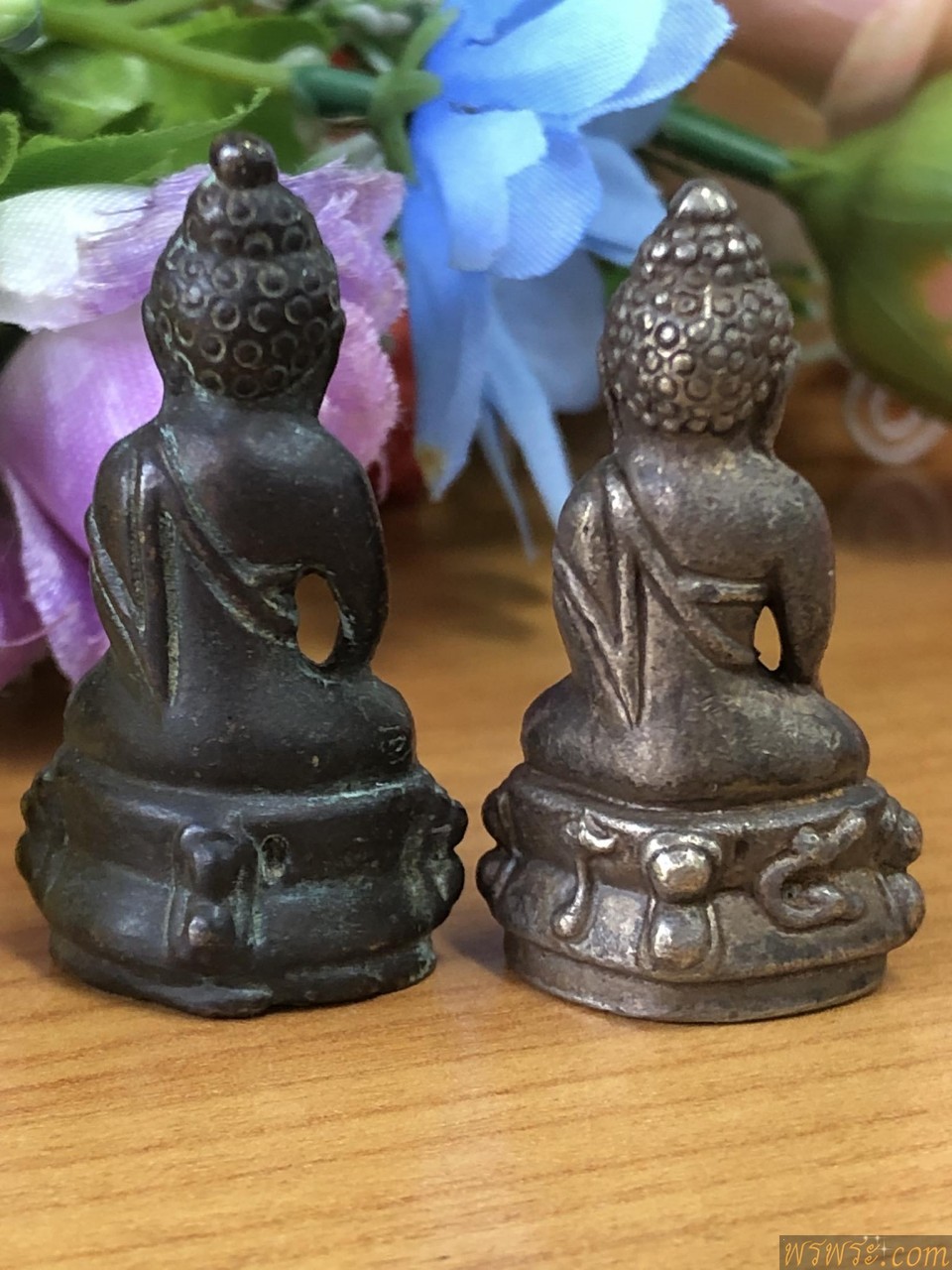 พระกริ่งปวเรศ เนื้อสัมฤทธิ์ กริ่งดัง ก่อนปี2500//2องค์
