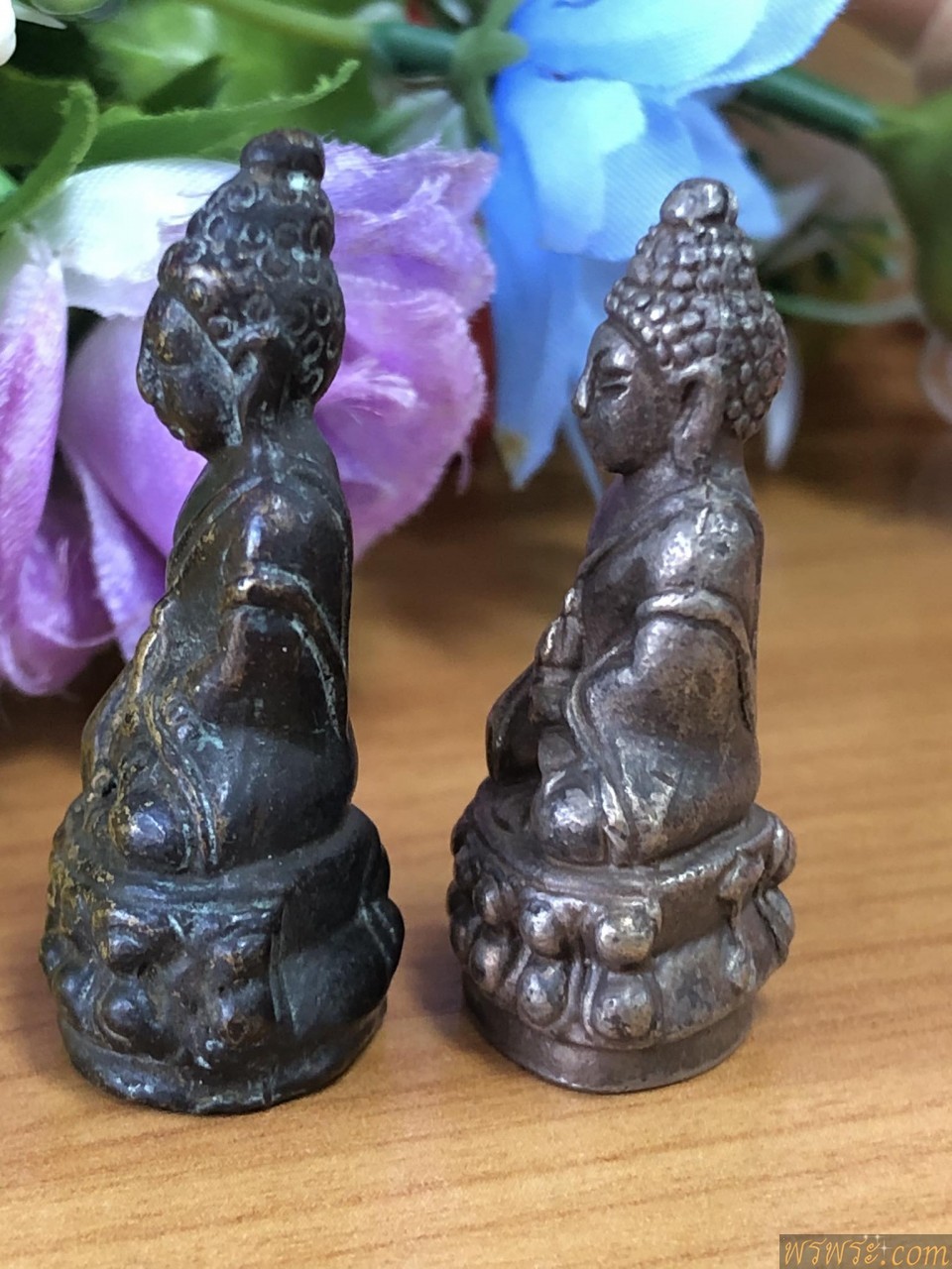 พระกริ่งปวเรศ เนื้อสัมฤทธิ์ กริ่งดัง ก่อนปี2500//2องค์