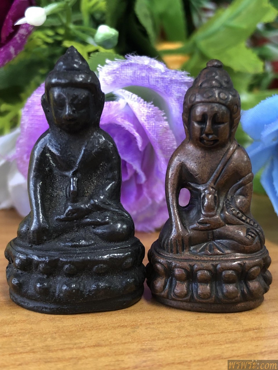 พระกริ่ง เนื้อสัมฤทธิ์ กริ่งดัง ก่อนปี2500/2องค์