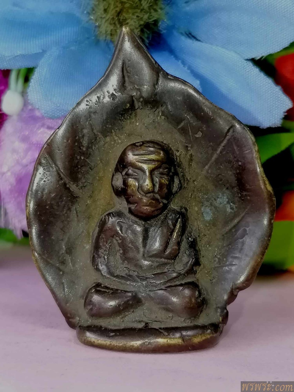 หลวงปู่ทวด๒หน้า ประทับใบโพธิ์ ใต้ฐาน ยันต์ อุ เนื้อสำริด เก่าๆ/พบ1องค์ ณ.วันที่09/05/2567/ลอยองค์  หลวงปู่ทวด สมาธิ  ประทับใบโพธิ์ หลัง หลวงปู่ทวด พิมพ์เตารีด ประทับใบโพธิ์ ใต้ฐาน ยันต์ อุ