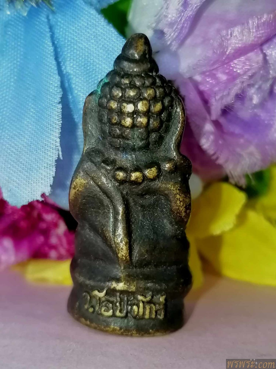 พระกริ่ง เขมร ตั๊กแตน ว.โอป่าโกว์ เนื้อสำริด กริ่งดัง